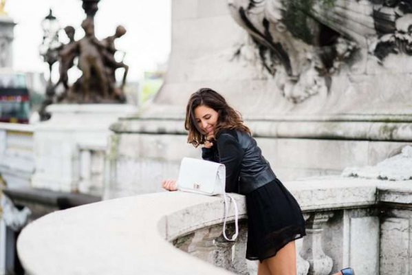 Nuoc-tay-trang-Nuoc-tay-trang-bi-mat-ve-dep-mong-mo-cua-co-gai-Phap-ELLE-Viet-Nam-1-768x513_1